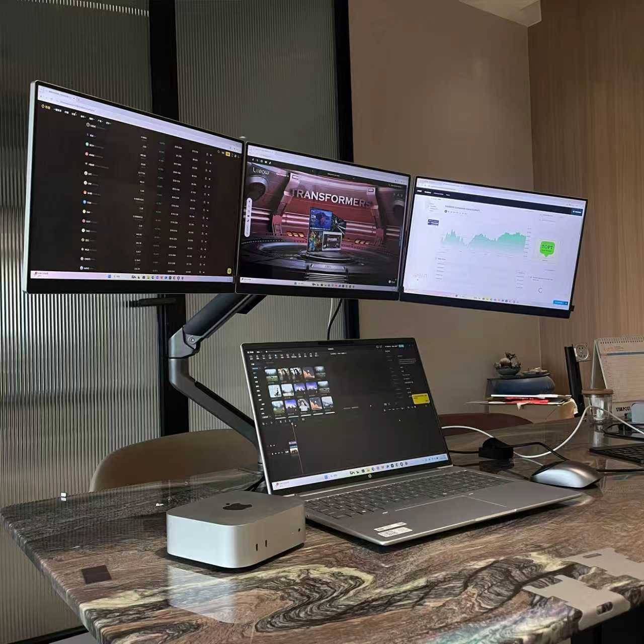 Lepow dual portable monitors (18.5” + 16”) for laptop, Mac, or PC. One cable connection, ultra-slim build, and flexible setup for on-the-go professionals.